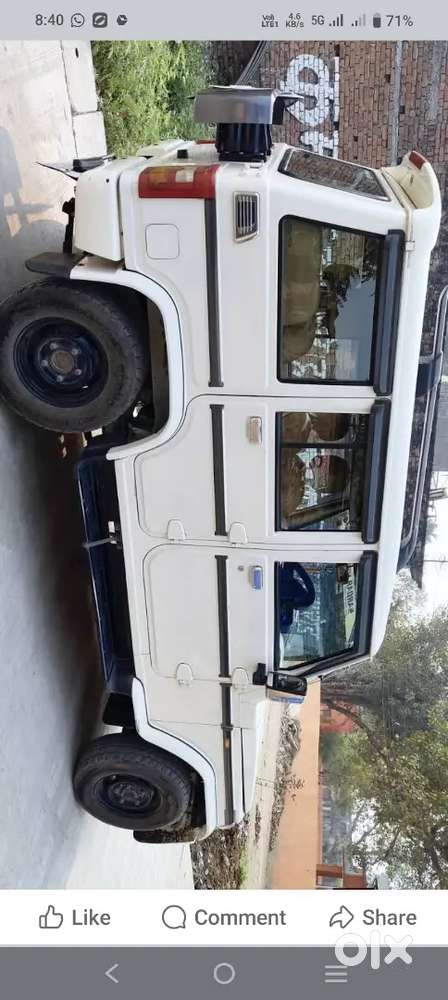 गाड़ी फुल मेंटेन है टायर 80 90 परसेंट है