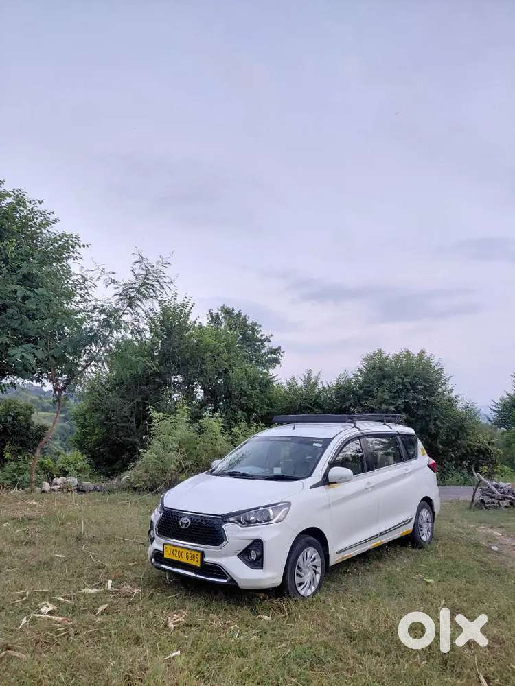 Toyota Rumion 2023 Petrol Manual Dual Tone