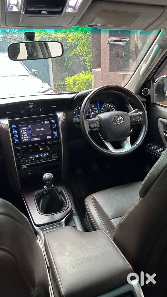 Toyota Fortuner Petrol 2017  Single Owner  Low Km
