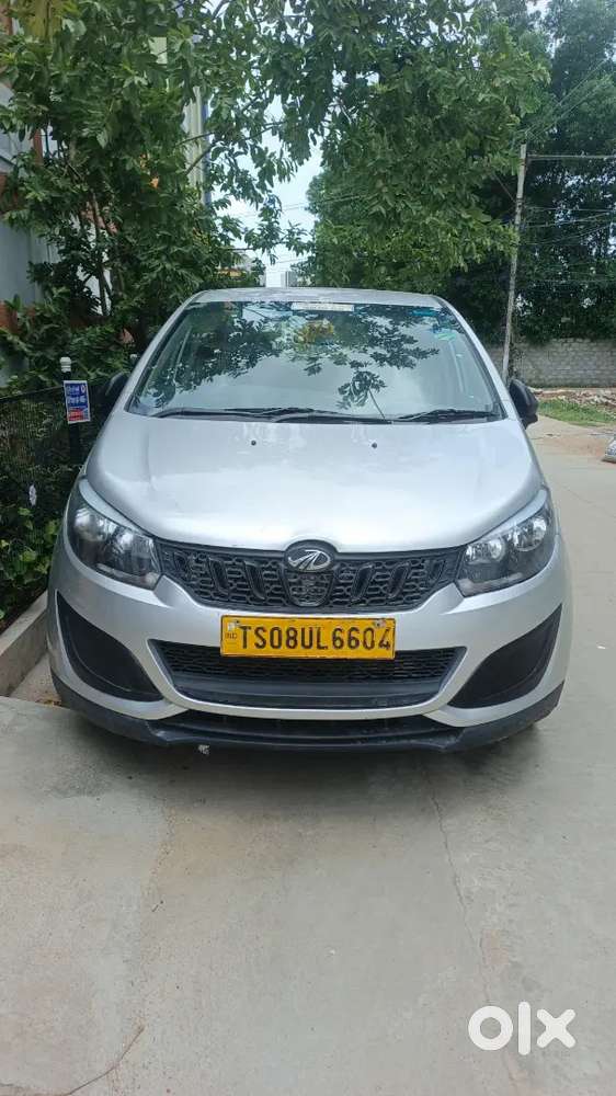 Mahindra Marazzo 2023 M2 8 Str