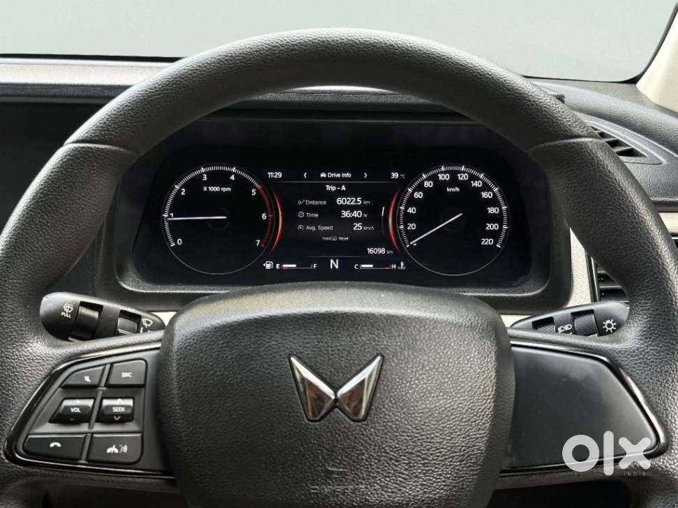 Mahindra Xuv700 2.2 Mx Diesel Mt 5 Str, 2024, Diesel