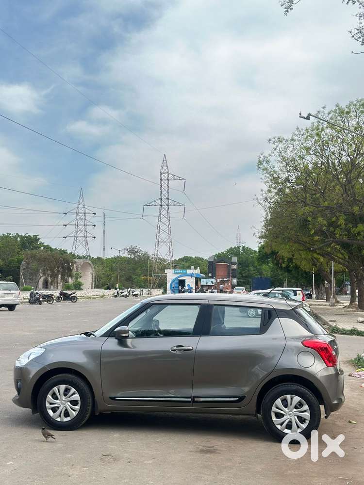 Maruti Suzuki Swift Vxi + Manual, 2022, Petrol