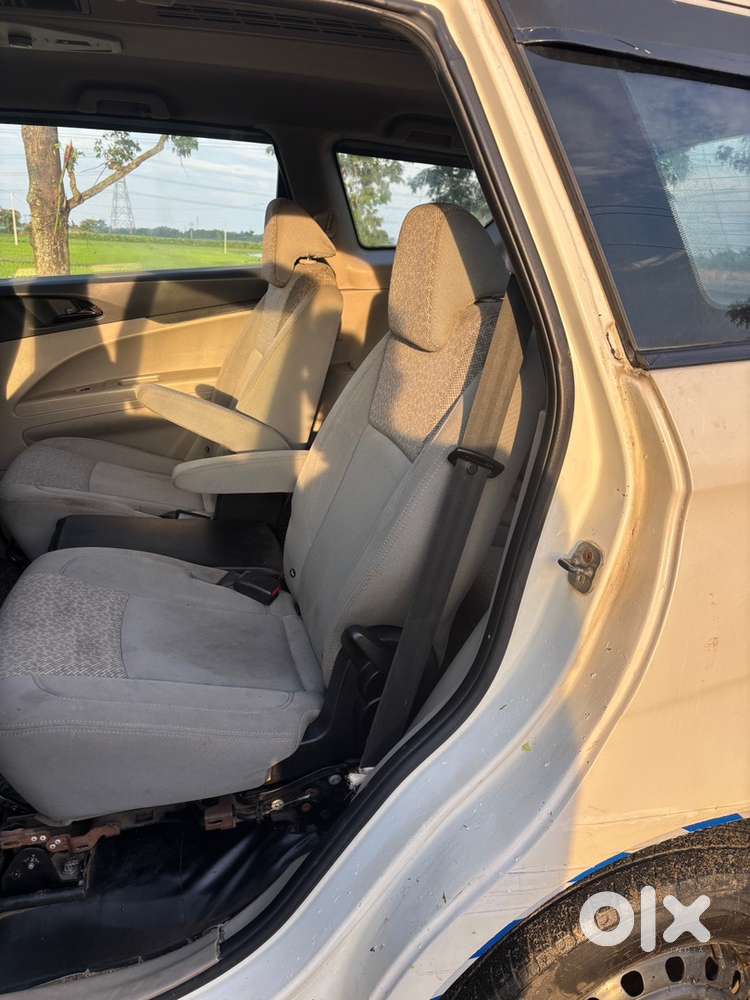 Mahindra Marazzo Diesel 2018