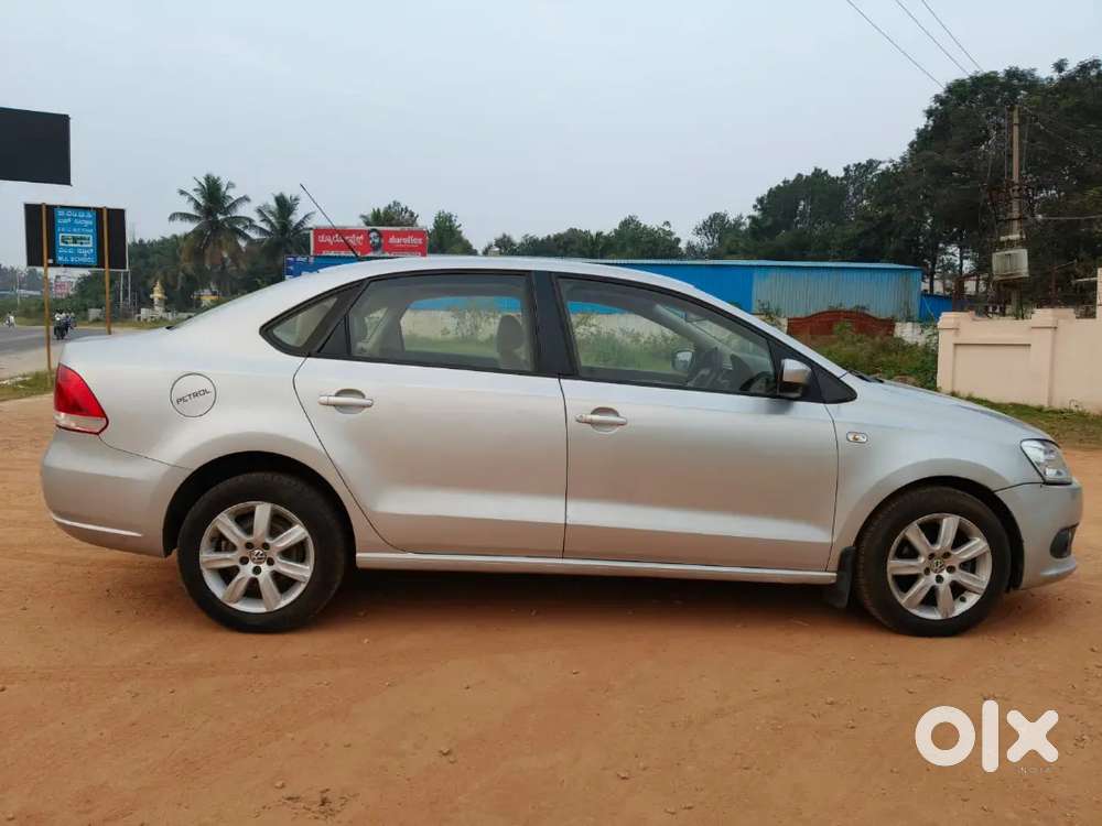 Volkswagen Vento Highline Petrol 2011 Drive