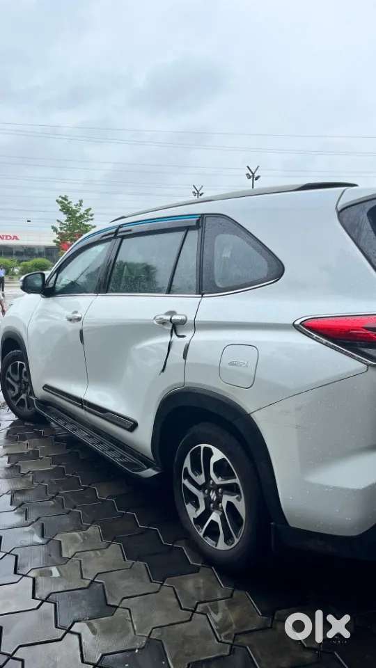 Maruti Suzuki Invicto Alpha Plus 7str, 2025, Petrol