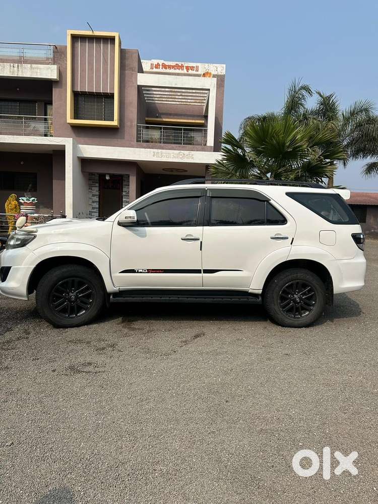 Toyota Fortuner 2015 Diesel 142000 Km Driven