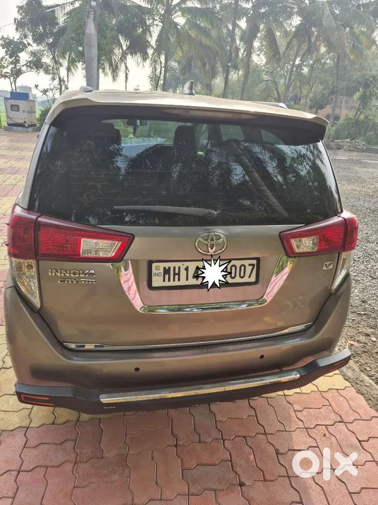 Toyota Innova Crysta 2017 Diesel 230000 Km Driven