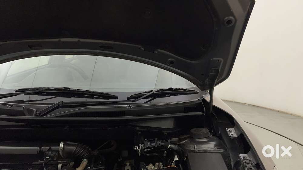 Maruti Suzuki Dzire Vxi Ags, 2022, Petrol