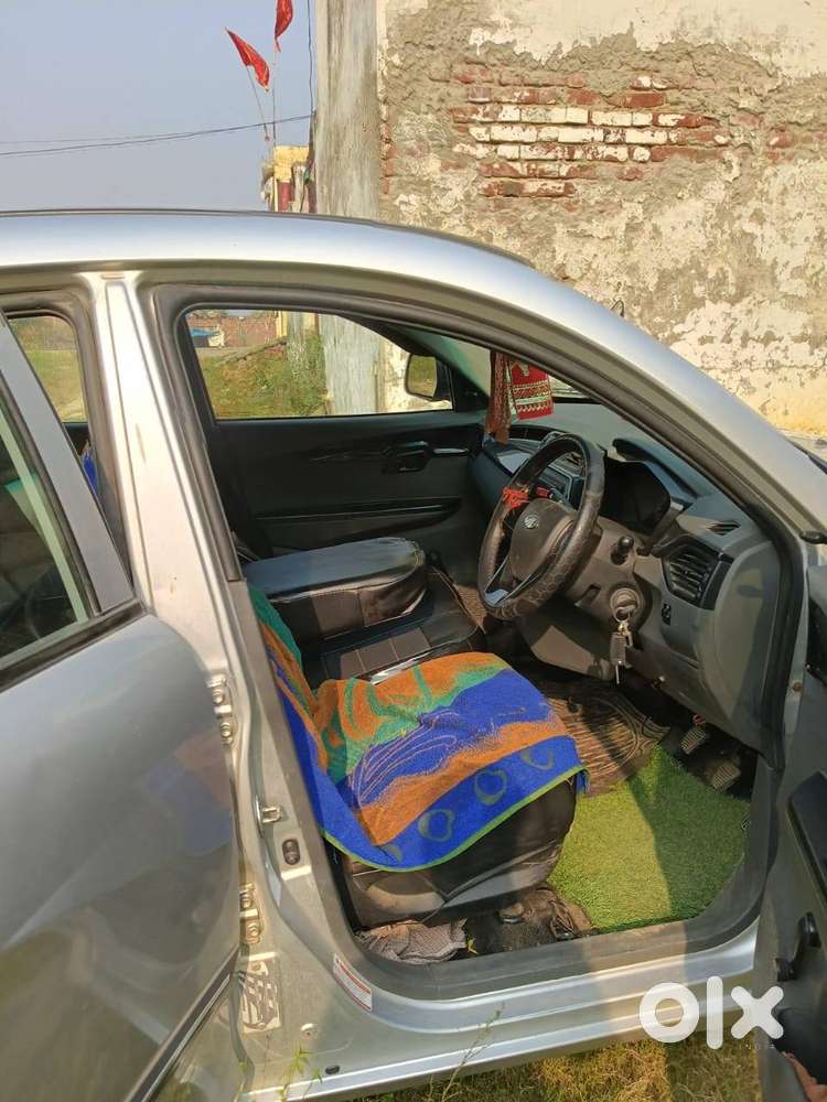 Mahindra Kuv 100