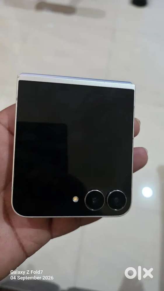 Flip 7 FE,256 gb,11 months old