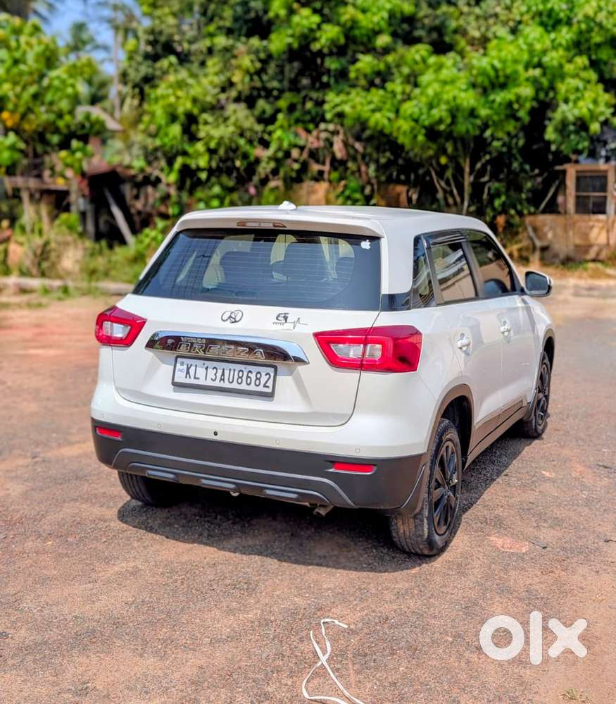 Maruti Suzuki Brezza 1.5 Vxi Smart Hybrid, 2022, Petrol