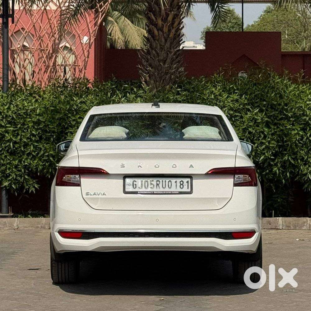 Skoda Slavia 1.0 Tsi Style At, 2023, Petrol
