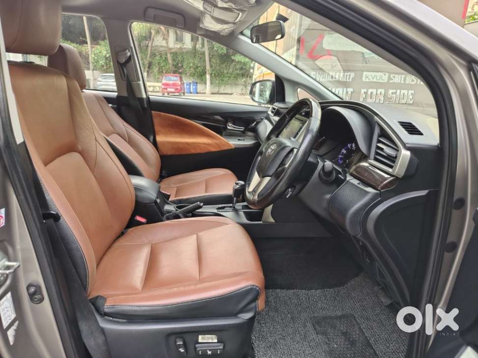 Toyota Innova Crysta 2.8z Automatic, 2019