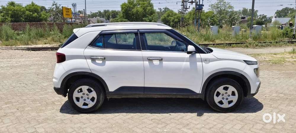 Hyundai Venue S Mt 1.2 Kappa, 2022, Petrol