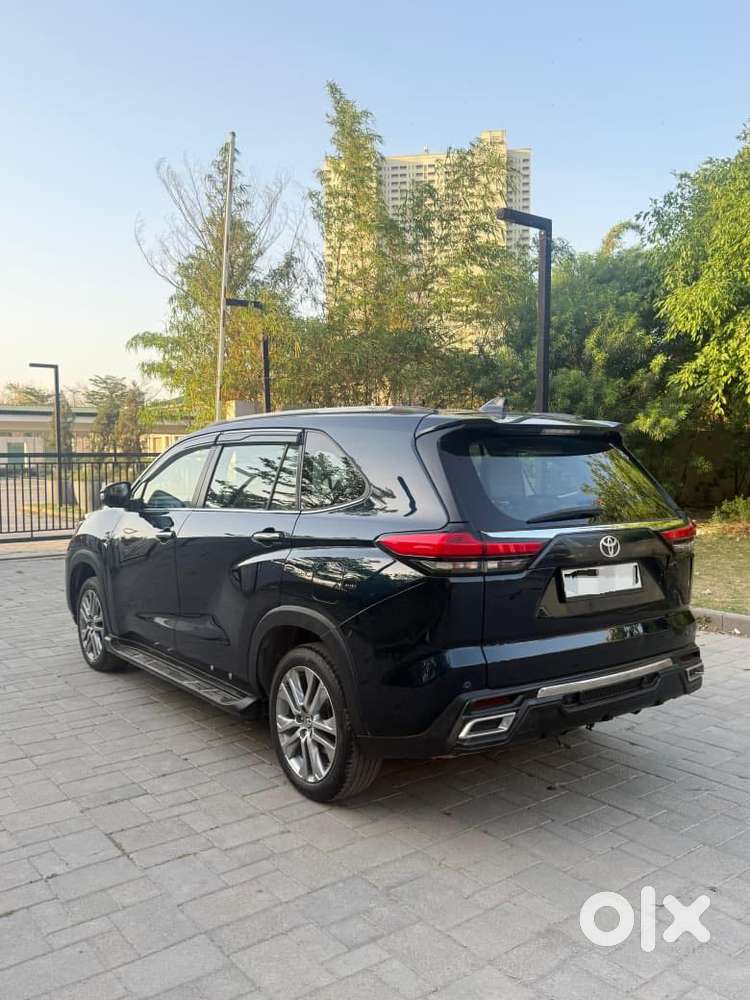Toyota Innova Hycross 2.0 Zx Hybrid 7 Str, 2023, Petrol