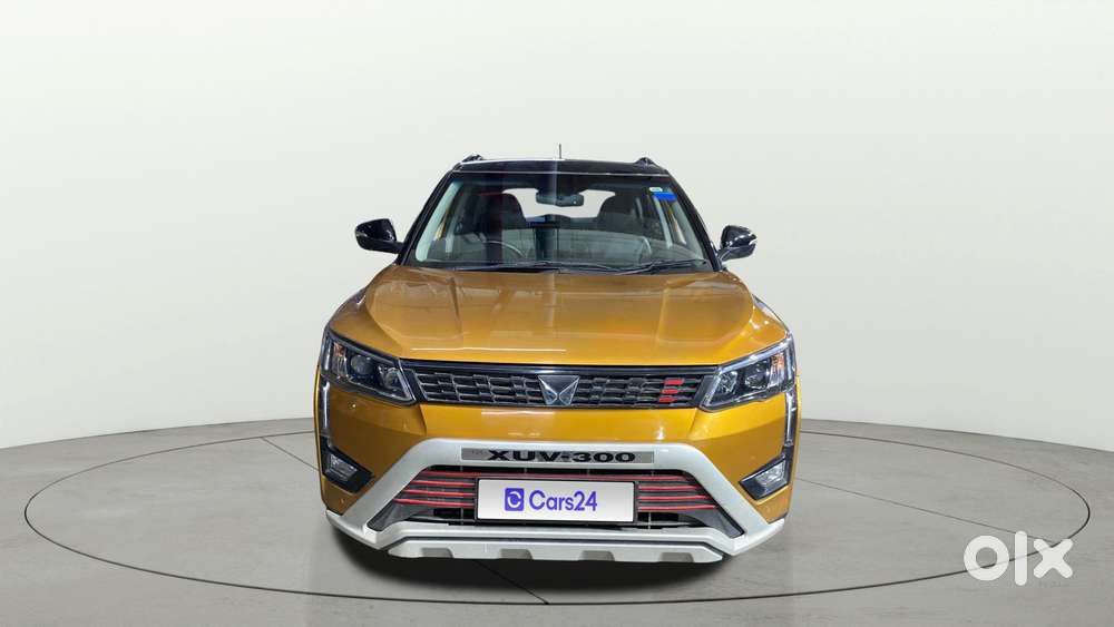 Mahindra Xuv300 W8 Option Dual Tone, 2023, Petrol