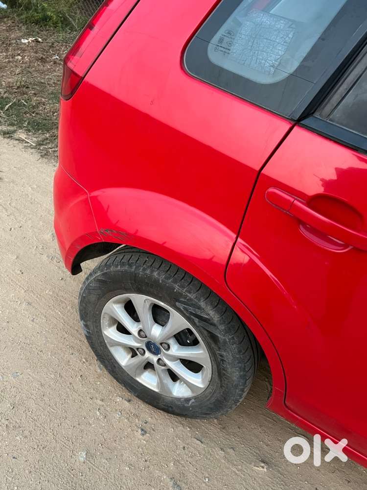 2012 Ford Figo Titanium Petrol