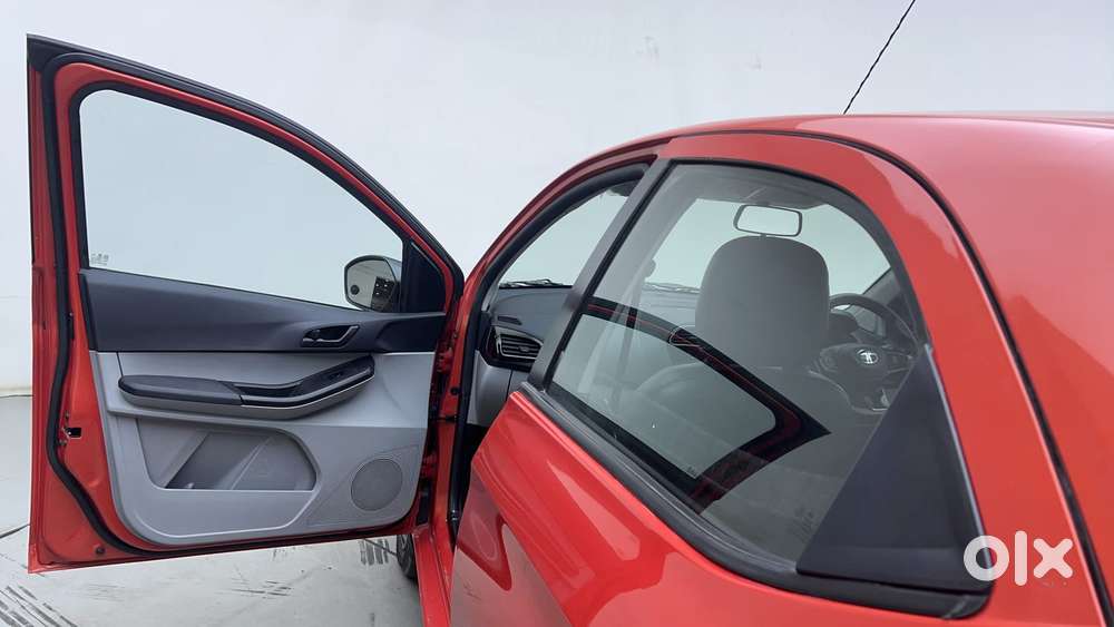 Tata Tiago 1.2 Revotron Xt Option, 2024, Petrol