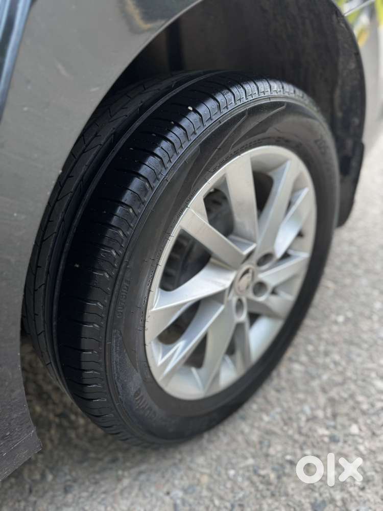 Skoda Slavia 1.0 Ambition Tsi At, 2023, Petrol