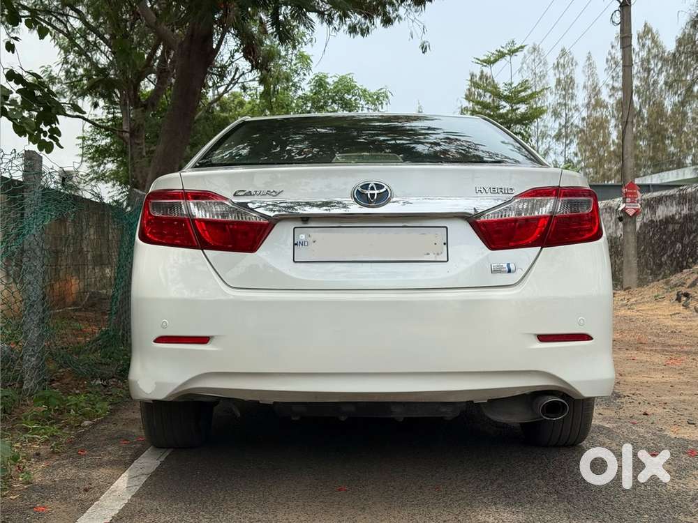 Toyota Camry Hybrid 2013