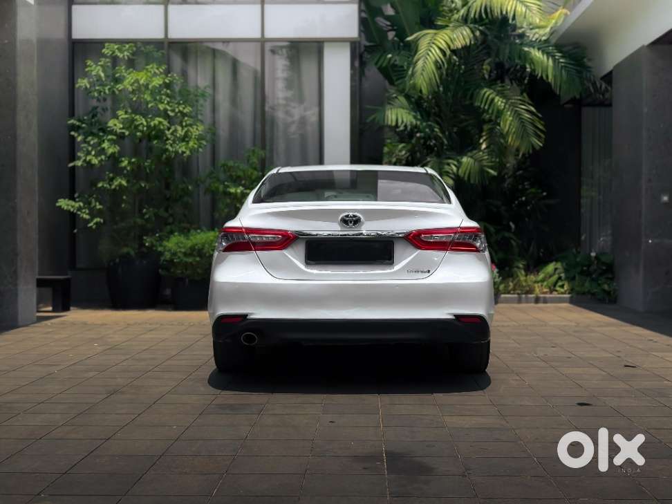 Toyota Camry [2019-ongoing] 2.5 Hybrid, 2019, Cng & Hybrids