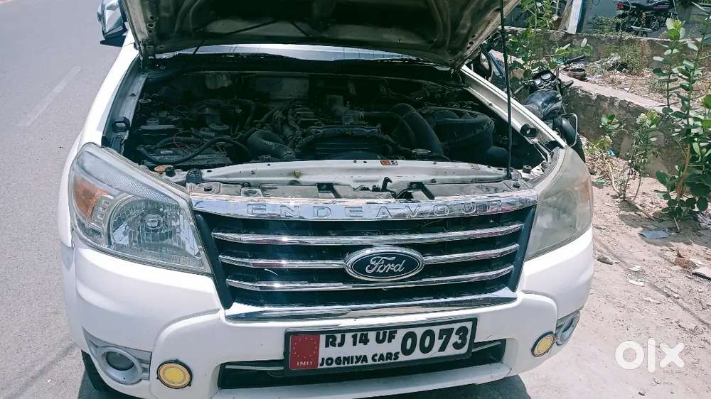 Ford Endeavour 2013 Diesel 95000 Km Driven