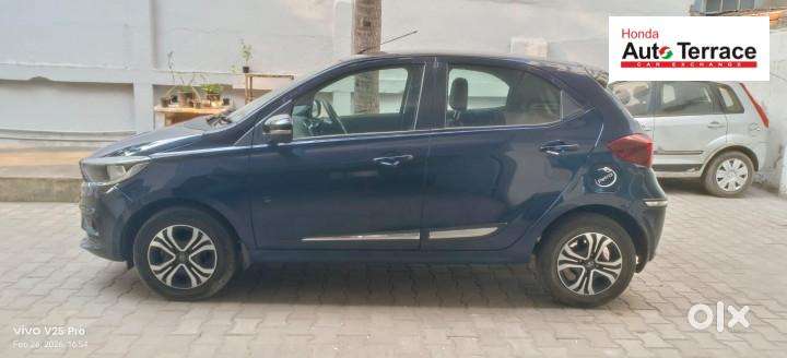 Tata Tiago 1.2 Revotron Xt (o), 2023, Petrol