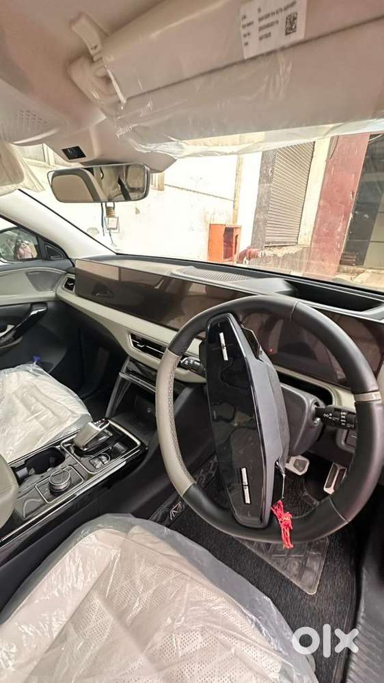 Mahindra Xev 9e 2025 Electric 4000 Km Driven