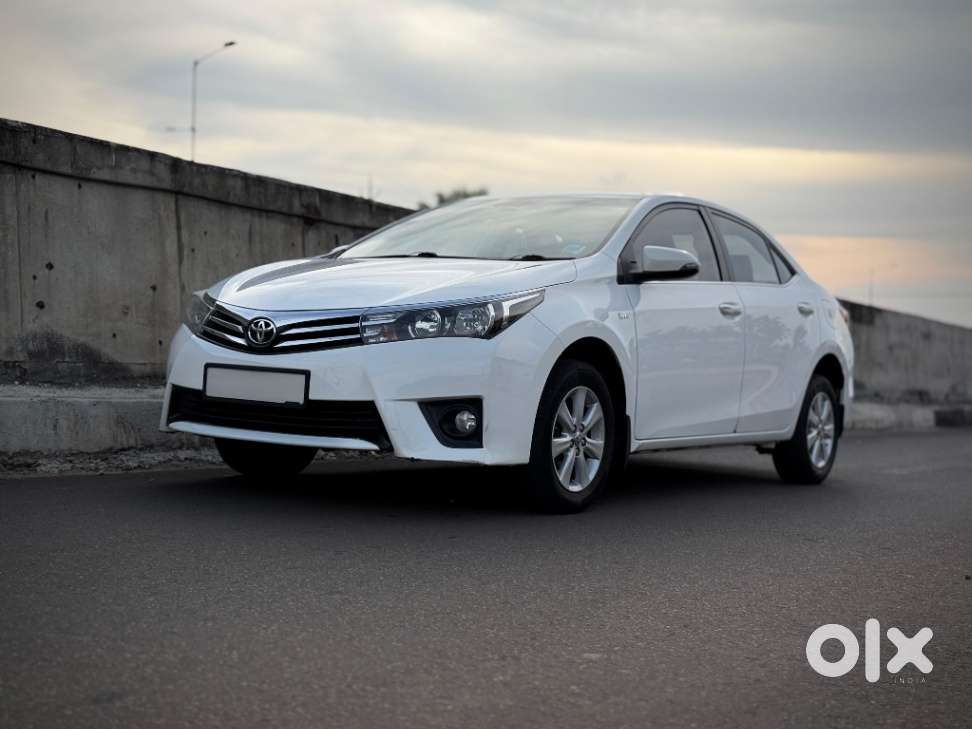 Toyota Corolla Altis 2013-2017 G At, 2015, Petrol