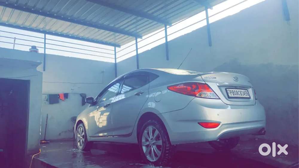 Hyundai Verna Crdi 2012