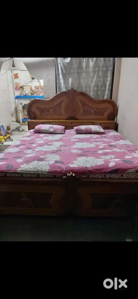 Urgent Sale &ndash; Double Bed, Dining Table & Single Bed