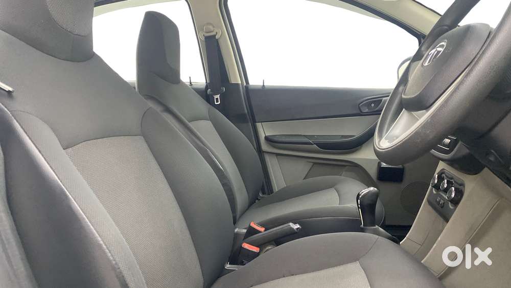 Tata Tiago Xe, 2017, Petrol