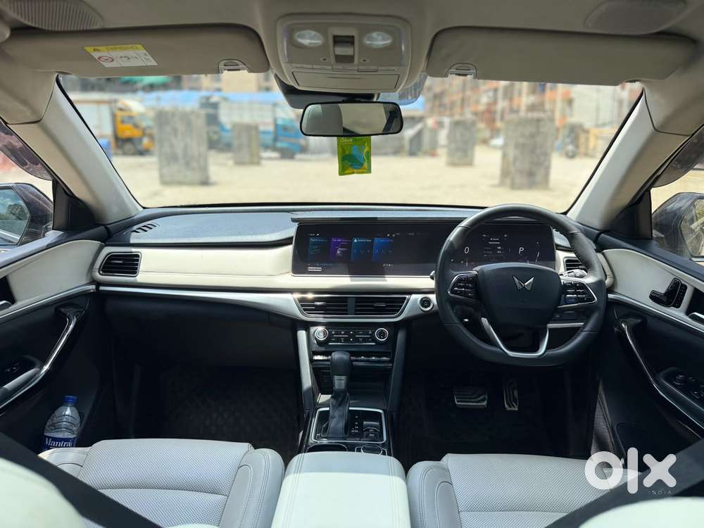 Mahindra Xuv700 2.0 Ax 7 Petrol At Luxury Pack Str, 2025, Diesel