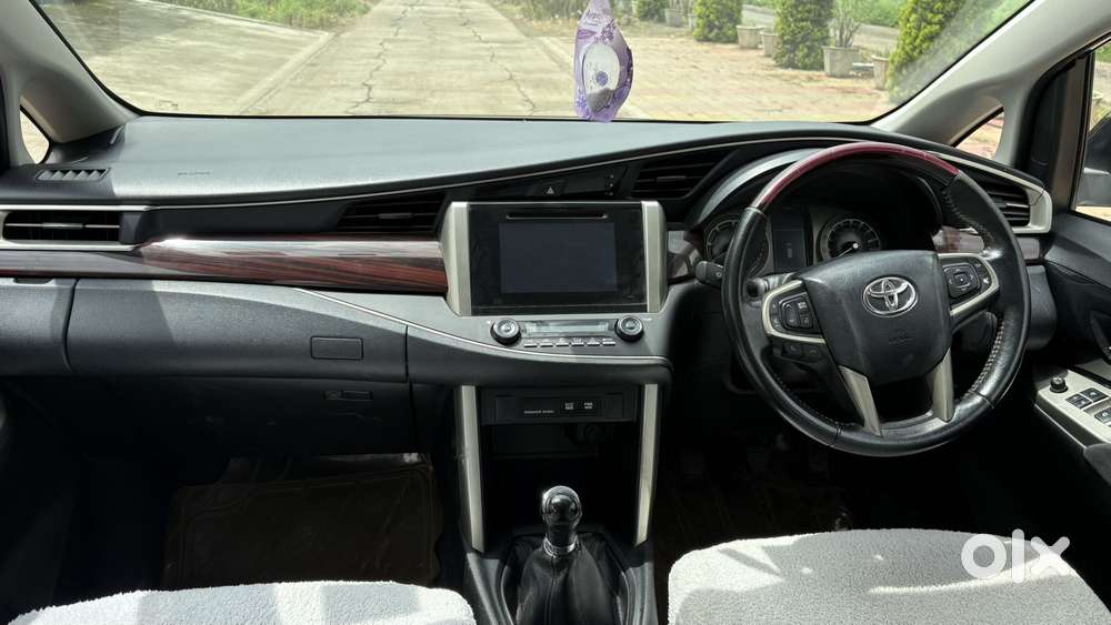 Toyota Innova Crysta 2.4 V, 2016, Diesel