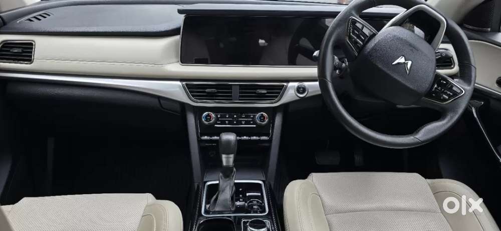 Mahindra Xuv700 2.2 Ax 7 Diesel At Luxury Pack Str, 2024, Diesel