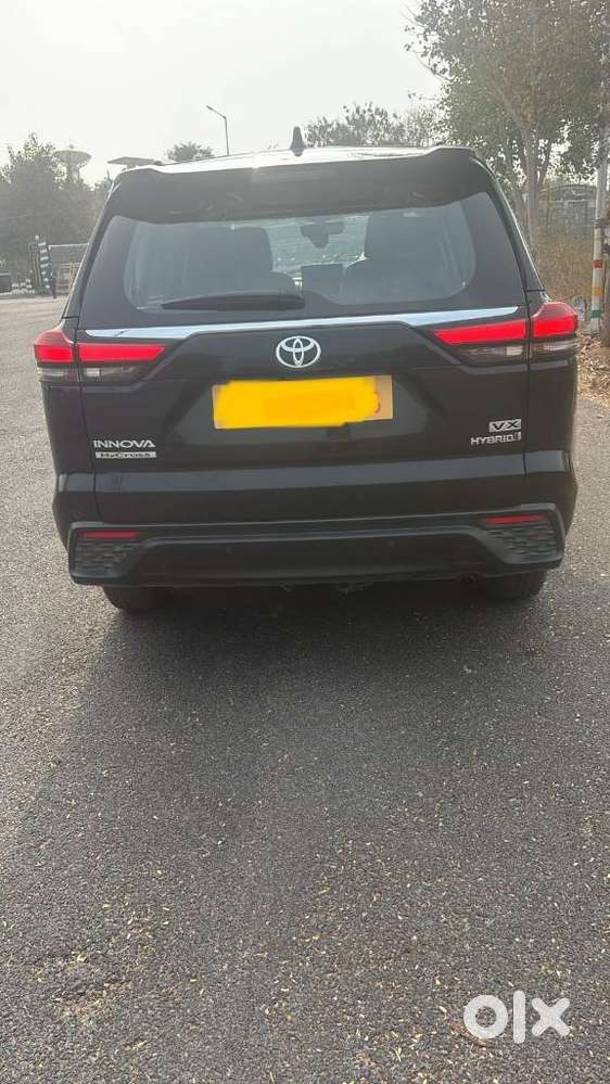 Toyota Innova Hycross 2.0 Vx Hybrid 7 Str, 2024, Petrol