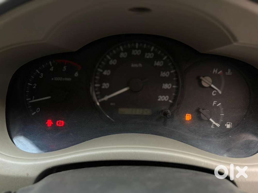 Toyota Innova 2.5 Gx (diesel) 8 Seater Bs Iv, 2013, Diesel