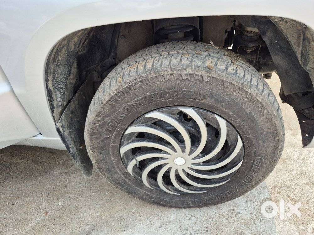 Mahindra Tuv 300 T10 Amt Dual Tone, 2017, Diesel