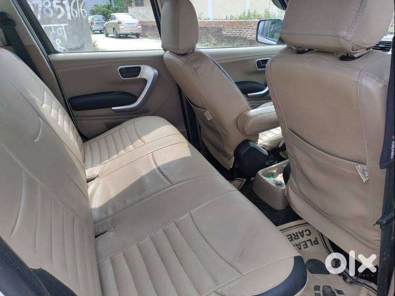 Mahindra Tuv 300 T10, 2018, Diesel