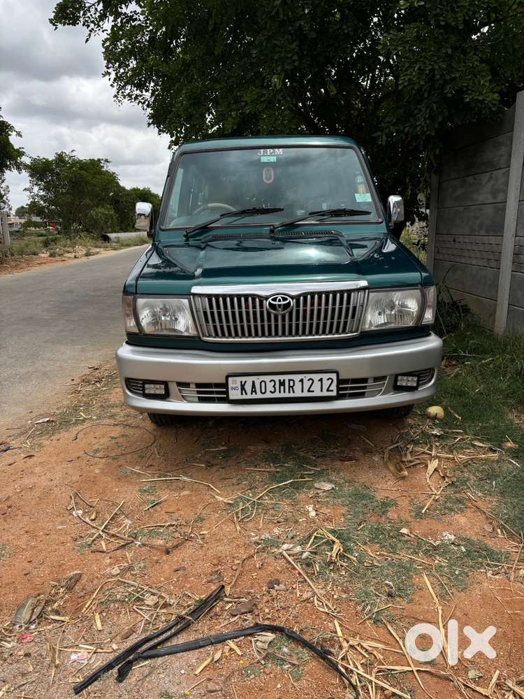 Toyota Qualis 2005 Diesel Well Maintained