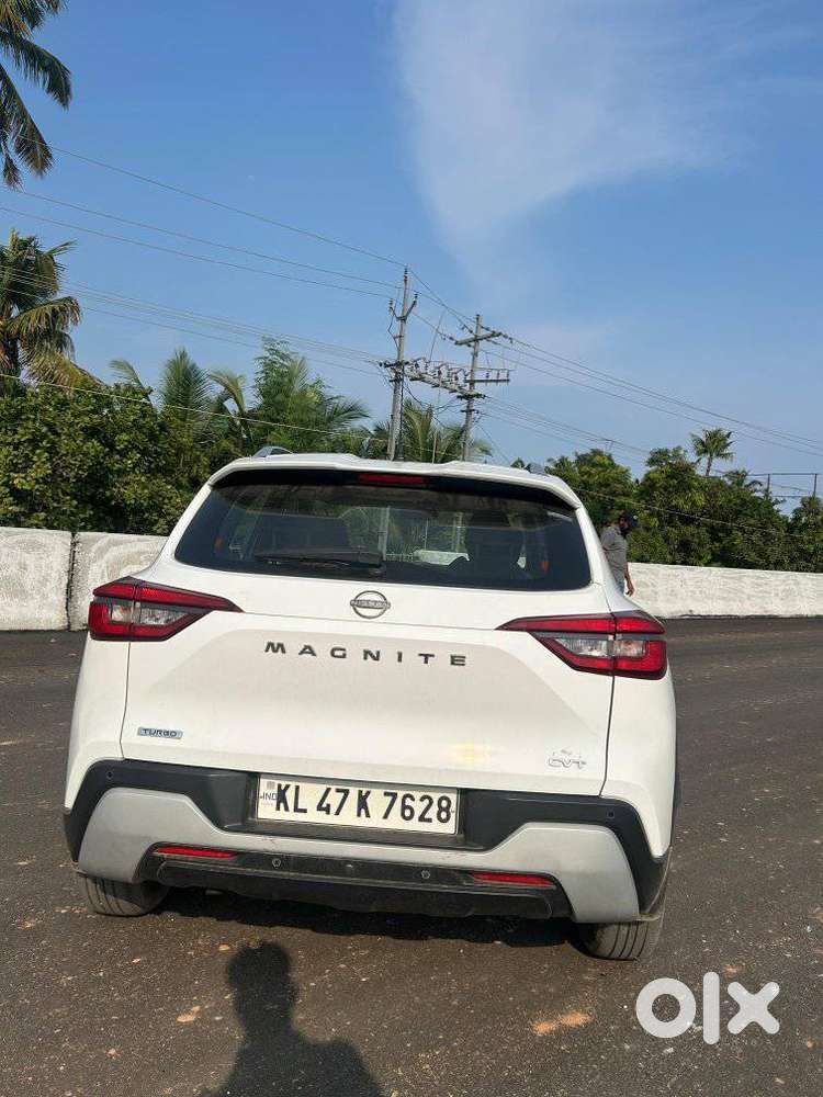 Nissan Magnite 1.0 Xv Turbo Cvt, 2022, Petrol