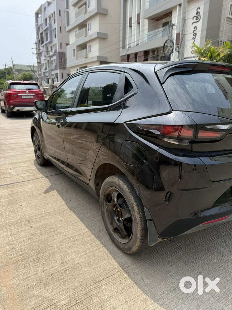 Tata Altroz 1.2 Xta Petrol Dct, 2023, Petrol