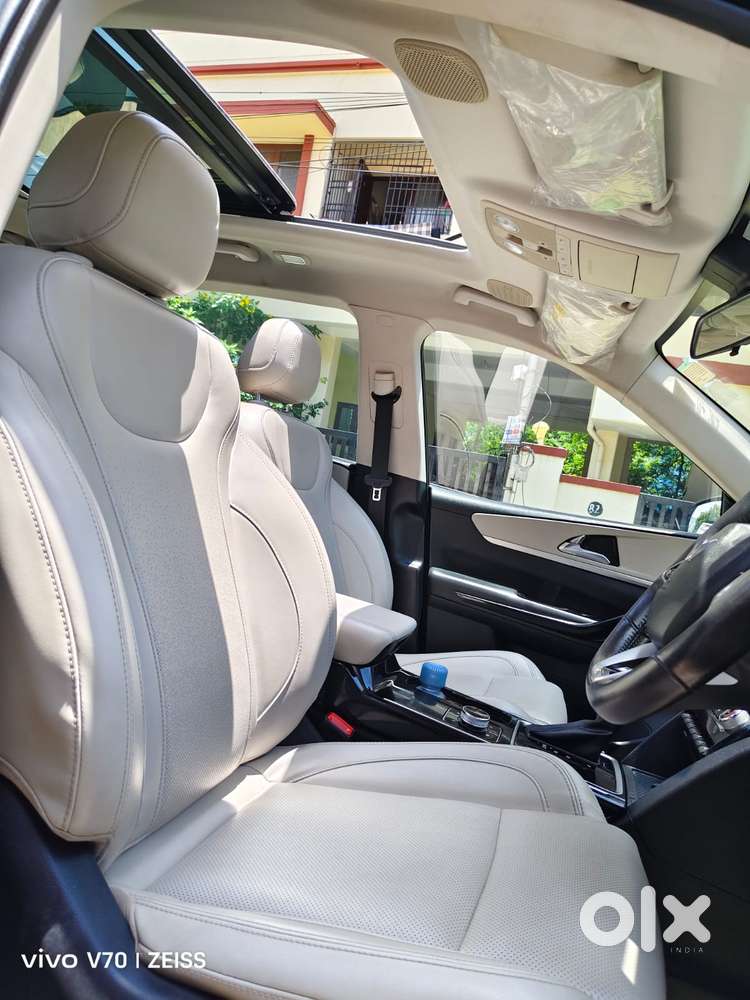 Mahindra Xuv700 2.2 Ax 7 Diesel At Luxury Pack Str Awd, 2022, Diesel