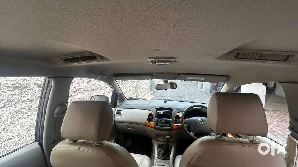 Toyota Innova 2.5v For Sale