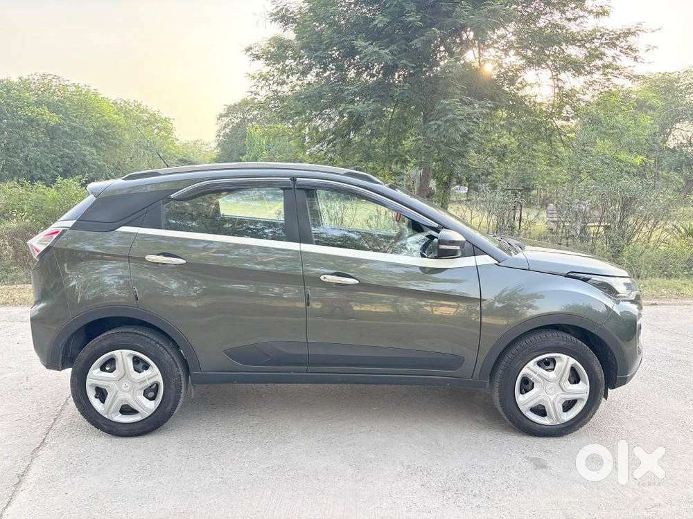 Tata Nexon 1.2 Revotron Xm (s), 2023, Petrol