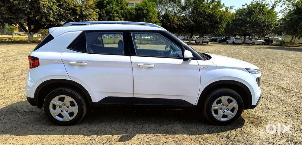 Hyundai Venue S 1.2 Petrol, 2022, Petrol