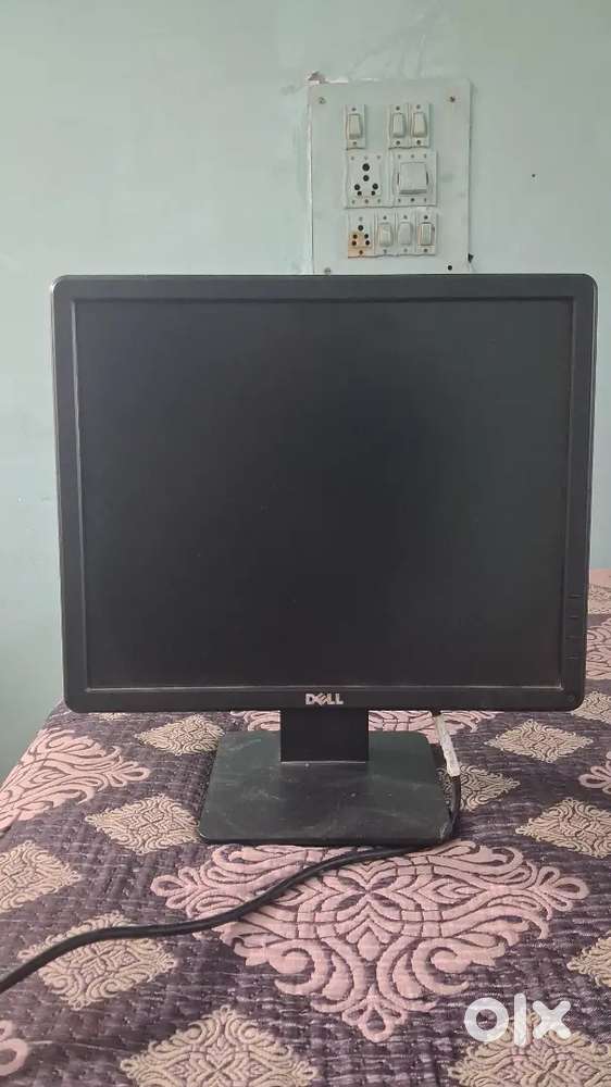 Dell Monitor 17 Inches with HD IPS display