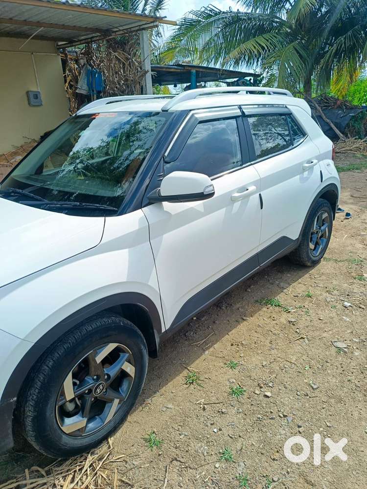 Hyundai Venue 2021 Diesel 57000 Km Driven