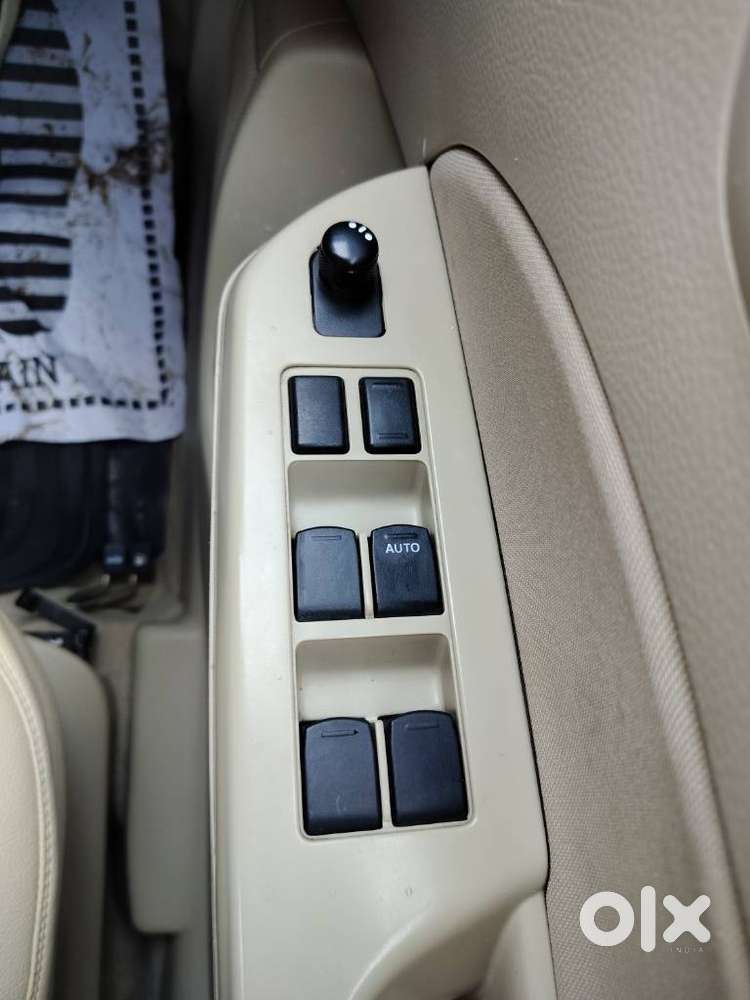 Maruti Suzuki Dzire 1.2 Vxi, 2013, Petrol