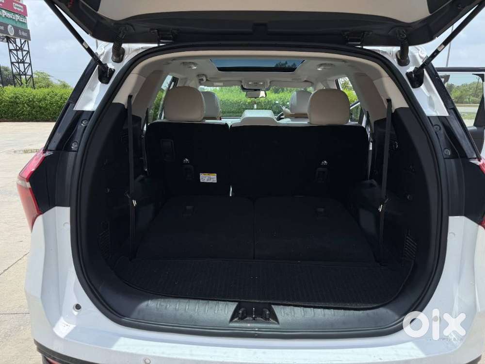 Mahindra Xuv700 2024 Diesel 15900 Km Driven